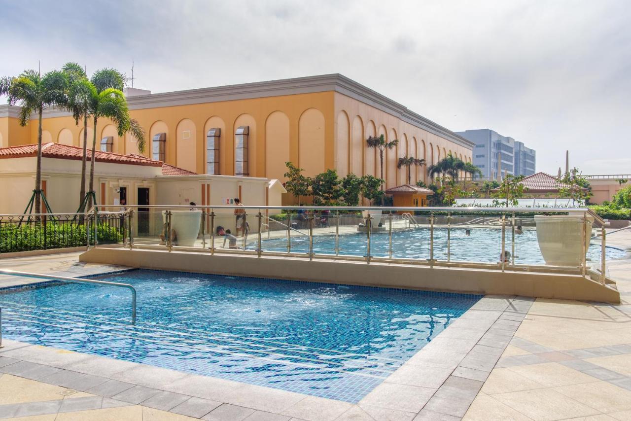 Luxe In Venice Aparthotel Taguig Exterior photo