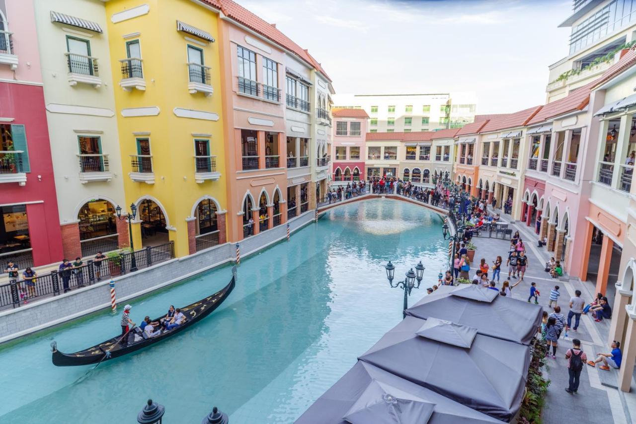 Luxe In Venice Aparthotel Taguig Exterior photo